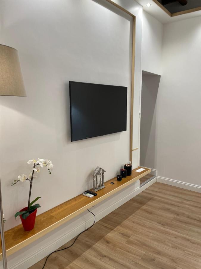 Elian Apartament In The Center Of Рим Екстериор снимка